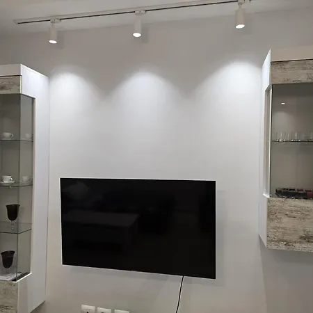 Aleksander Apartment *